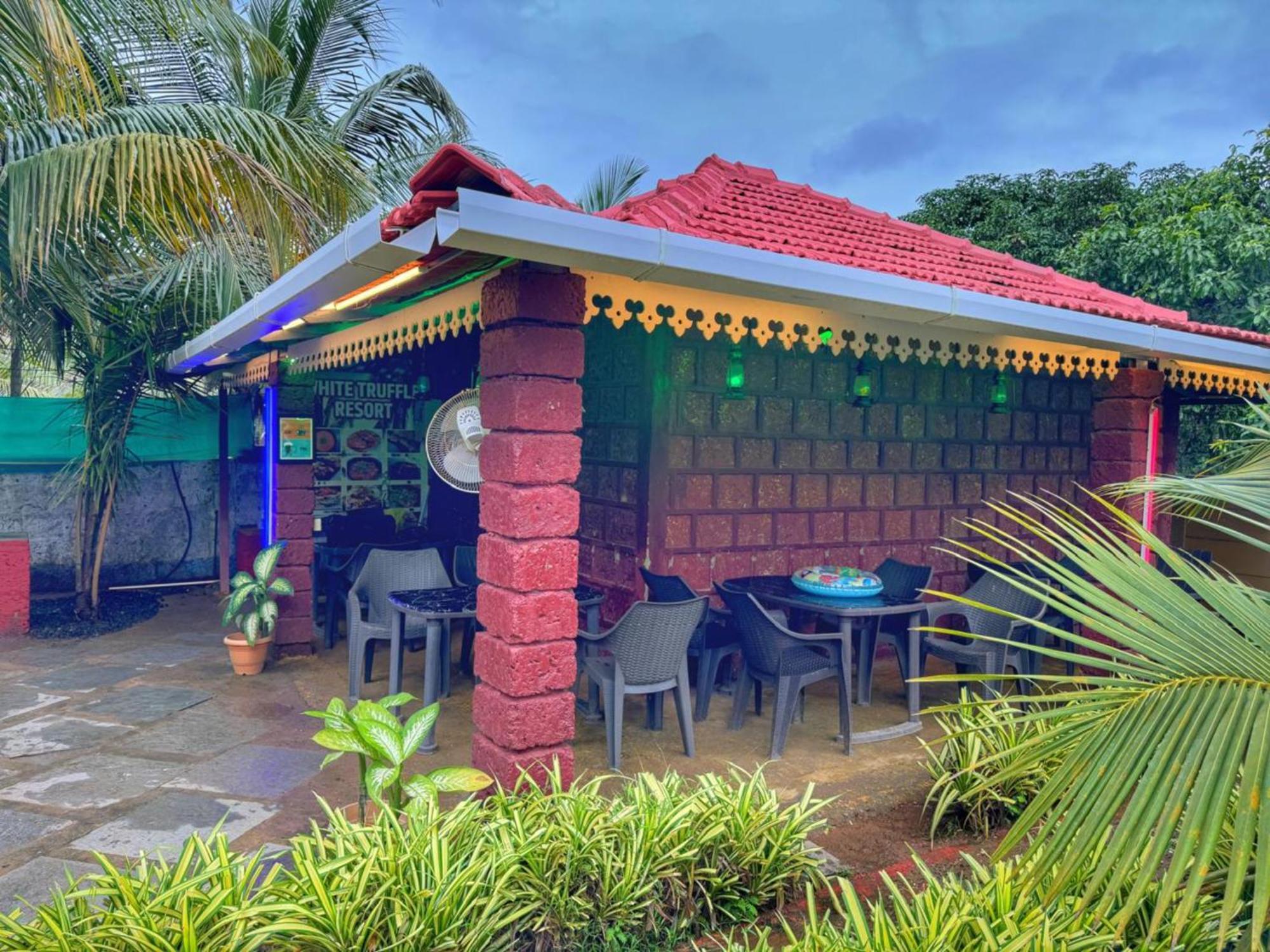 White Truffle Resort, Arambol Exterior photo