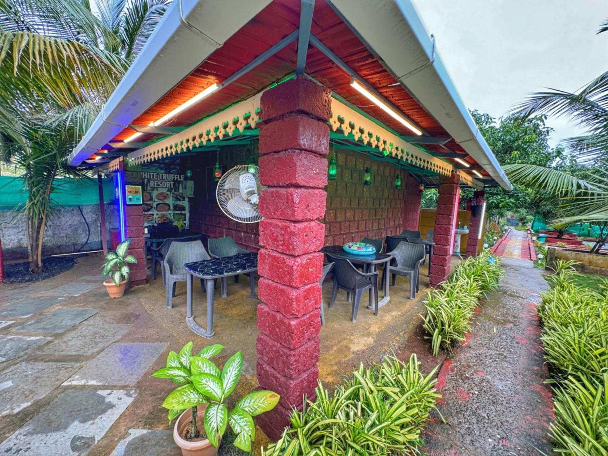 White Truffle Resort, Arambol Exterior photo